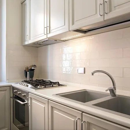 Av Domus Propaganda Roma