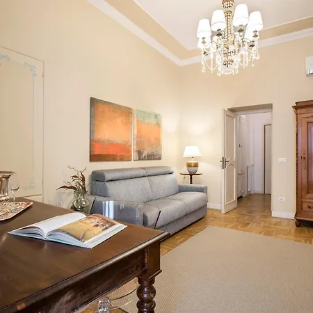 Av Domus Propaganda * Roma