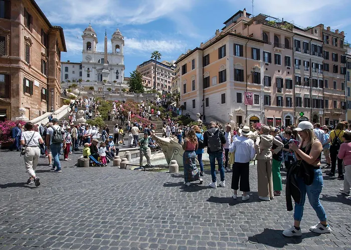 Av Domus Propaganda *