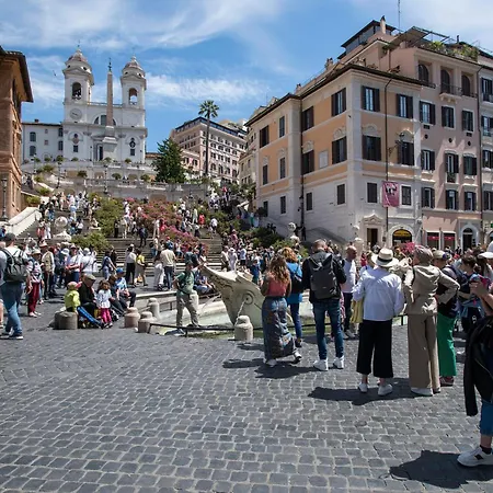 Av Domus Propaganda *