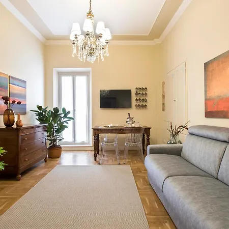 Av Domus Propaganda Apartment *