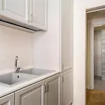 Av Domus Propaganda Roma